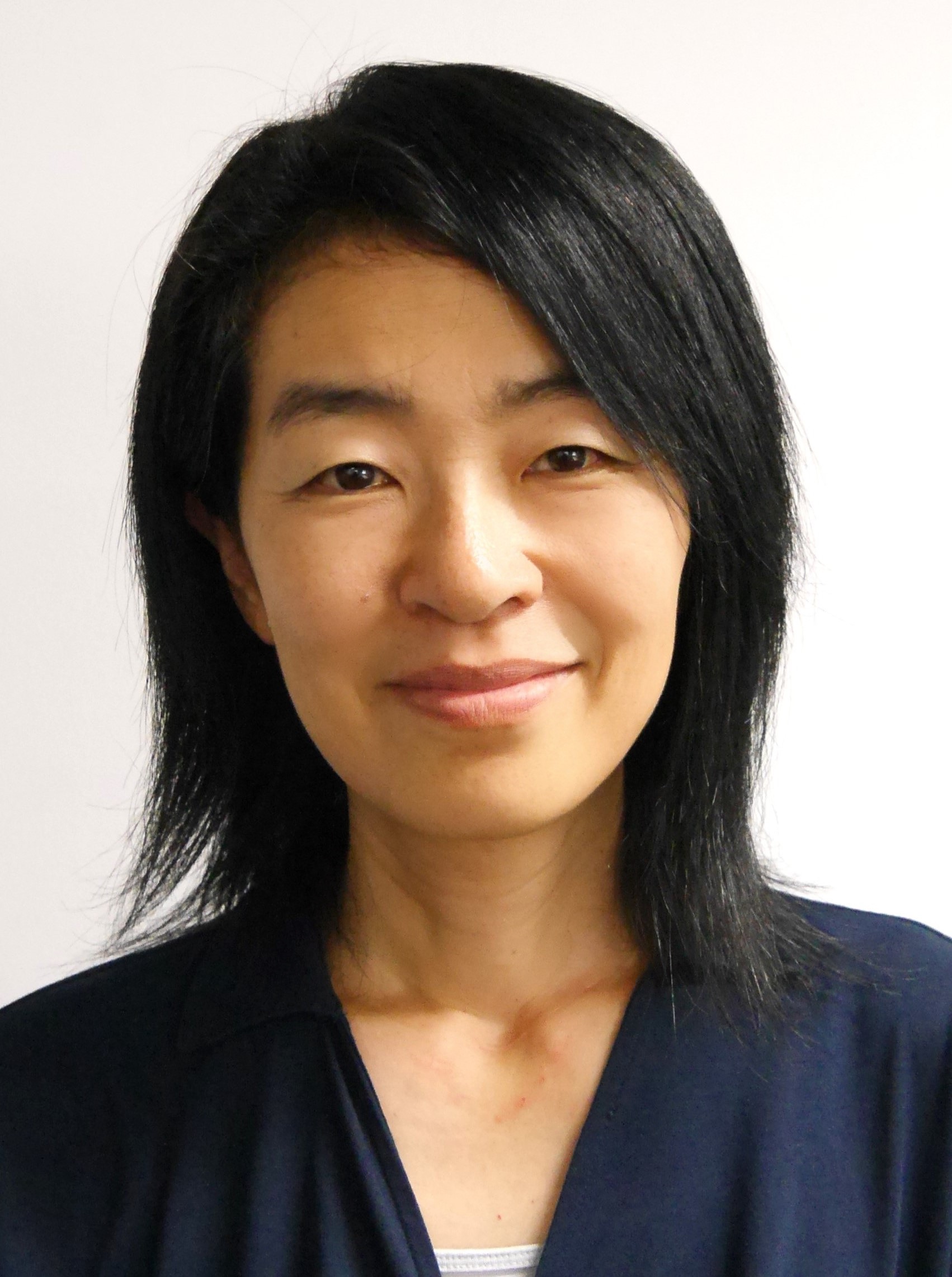 論説委員　桑野 玲子