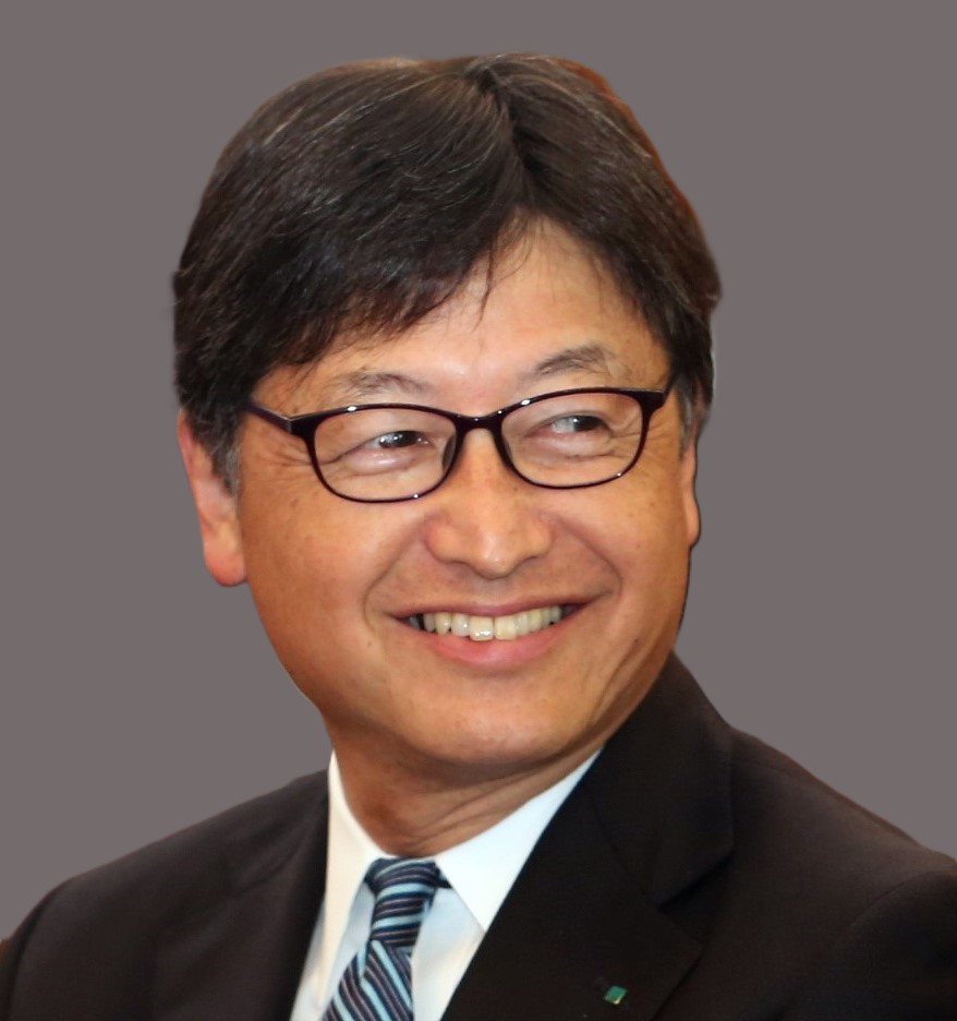 著者近影 春日 昭夫